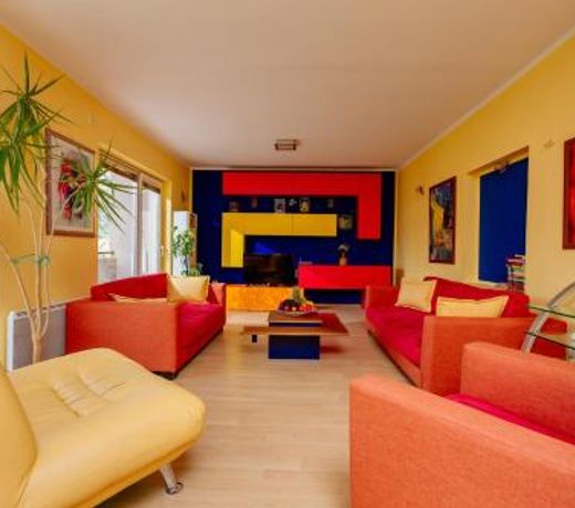 Spacious Central Magik
