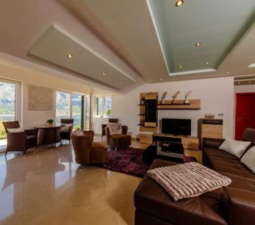 Mountain Bay Penthouse Apartment