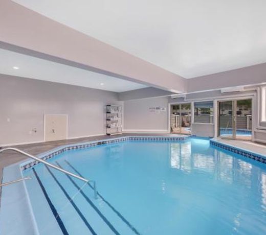 209 Pointes North Inn