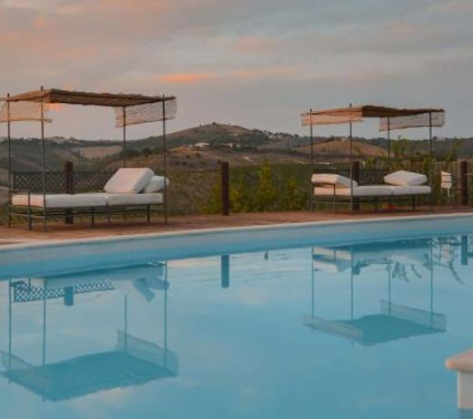 Enticing Apartment in Ascoli Piceno with Swimming Pool