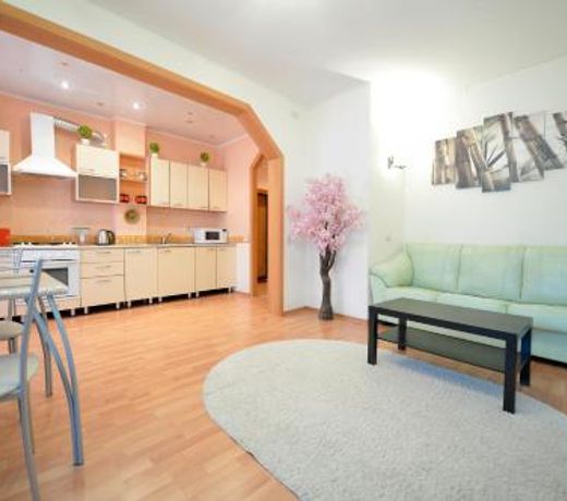 Five Stars on Lenina 49
