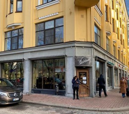 ÐÑÐ¾ÑÑÐ¾ÑÐ½Ð°Ñ ÑÐ¾Ð»Ð½ÐµÑÐ½Ð°Ñ ÑÑÑÐ´Ð¸Ñ Ñ ÐºÑÑÐ³Ð»ÑÐ¼ Ð±Ð°Ð»ÐºÐ¾Ð½Ð¾Ð¼