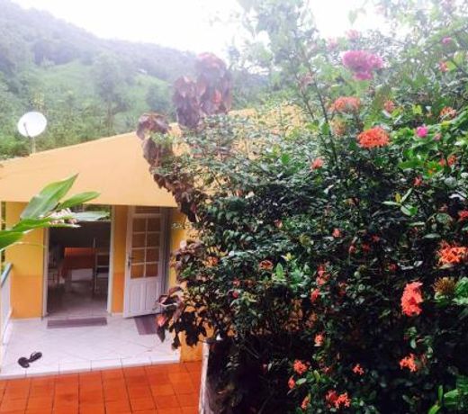 House with 2 bedrooms in Le Francois with furnished garden and WiFi 10 km from the beach