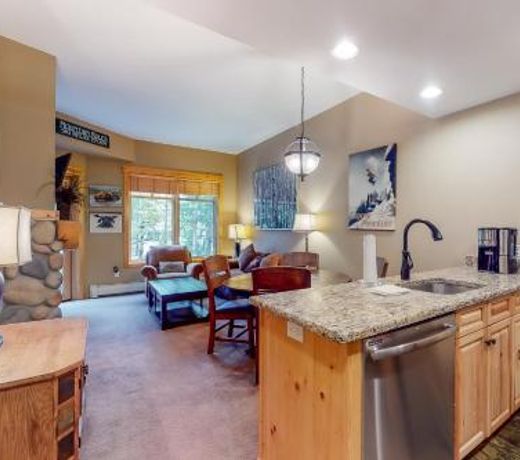Tucker Mountain Lodge #104