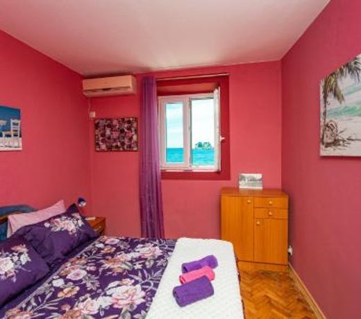 APARTMAN NA SAMOJ OBALI MORA