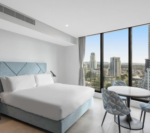 Meriton Suites Surfers Paradise