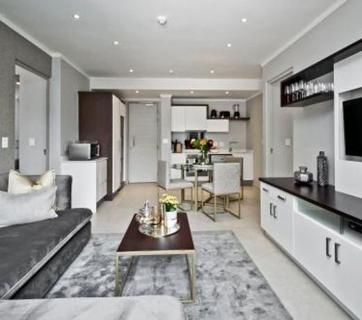 SANDTON APARTMENT 15 WEST ROAD SOUTH