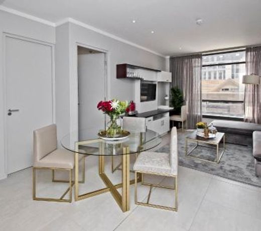 SANDTON APARTMENT 15 WEST ROAD SOUTH