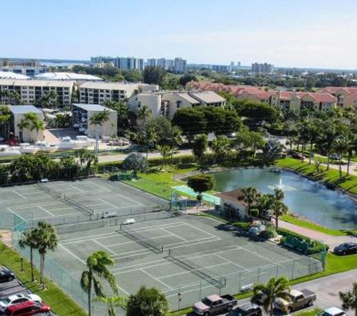 Estero Beach & Tennis #105B Apartment