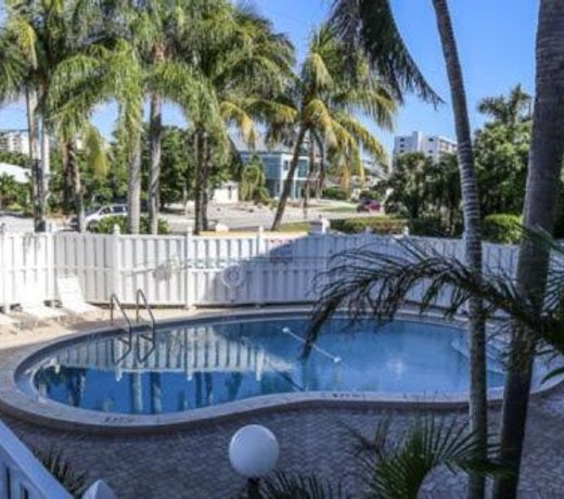 Castle Beach 205