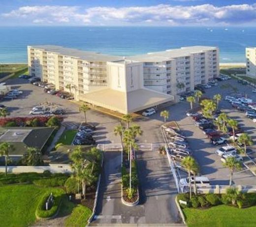 Holiday Surf and Racquet Club 519