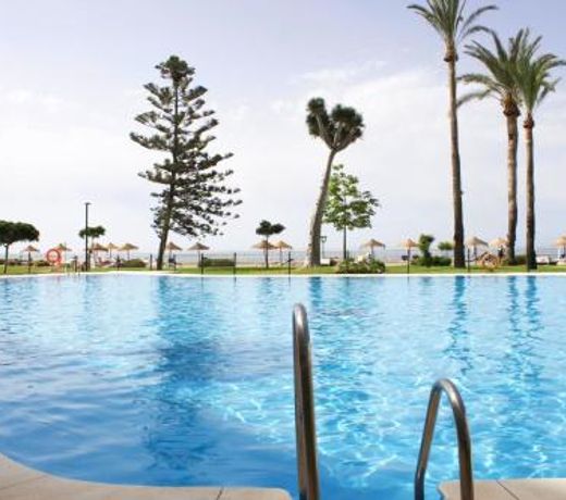 Sea front studio with spacious balcony Santa Clara
