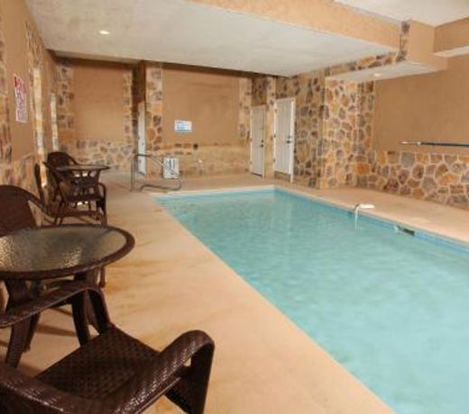 Paradise Mountain Pool Lodge