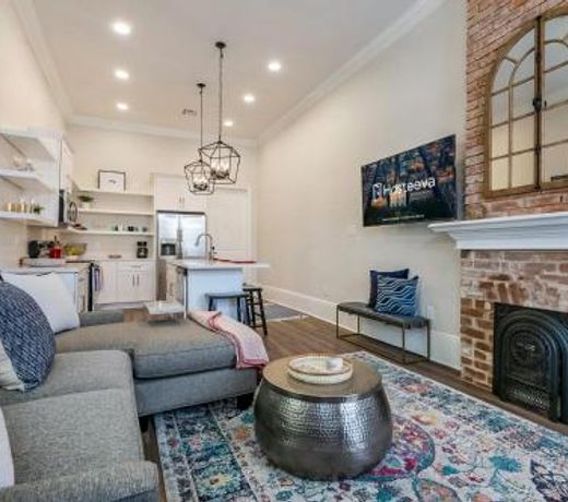 Urban Retreat Near French Quarter