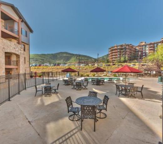 Silverado Two Bedroom Loft Sleep 10 by Canyons Village Rentals
