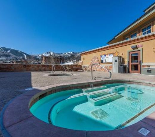 Sundial Lodge Superior Hotel Room by Canyons Village Rentals