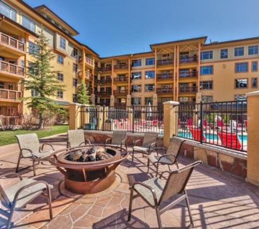 Sundial Lodge Superior Hotel Room by Canyons Village Rentals