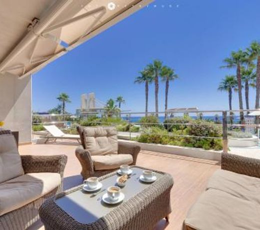 SEA SENSES SKYLINE Torrevieja