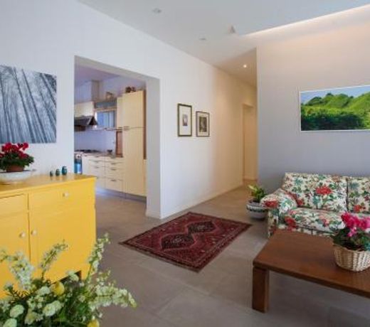 Carlotta home
