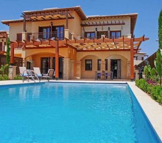 Villa in Kouklia Sleeps 4 includes Swimming pool Air Con and WiFi 9