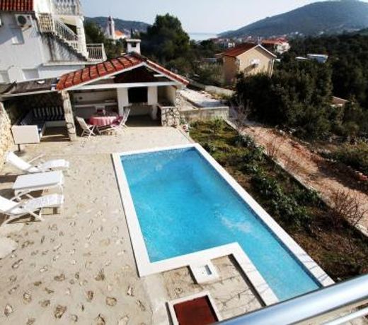 Family friendly house with a swimming pool Vinisce, Trogir - 14858