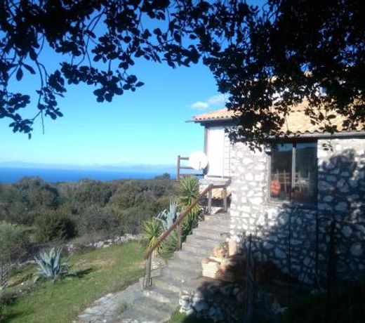 Andraclos House
