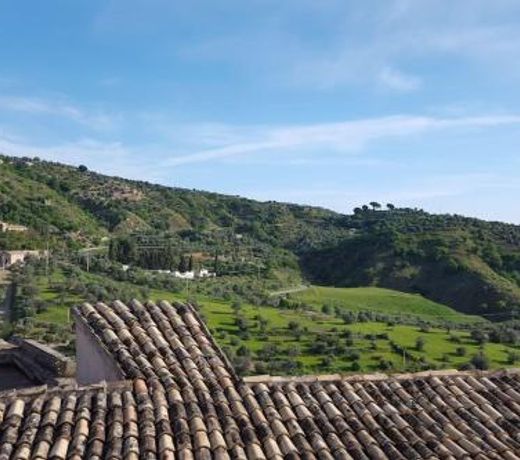 Casa Annunziata, Borgo e mare a Badolato