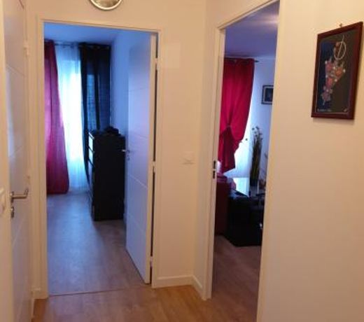 Grand F3 CONFORTABLE 5 mn de Paris et proche Disneyland