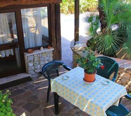 Apartment with one bedroom in Castrignano del Capo with shared pool furnished garden and WiFi 4 km f