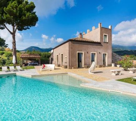Zafferana Etnea Villa Sleeps 5 Pool Air Con WiFi