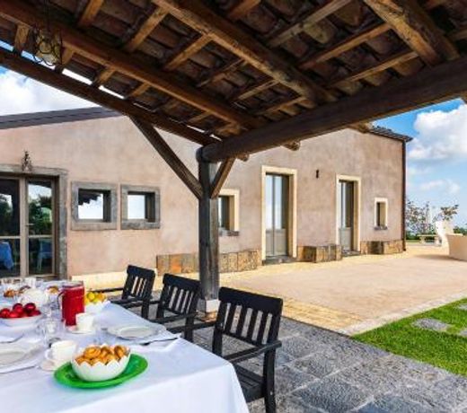 Zafferana Etnea Villa Sleeps 5 Pool Air Con WiFi