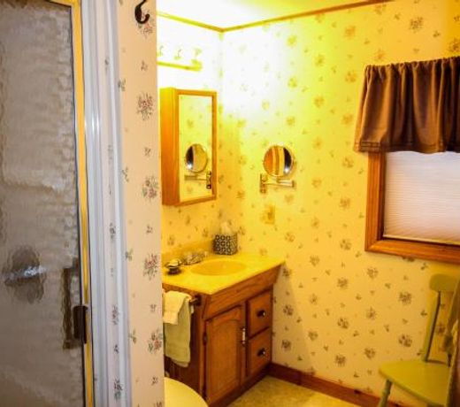THE NUTMEG INN BED AND BREAKFAST -ADULT ONLY