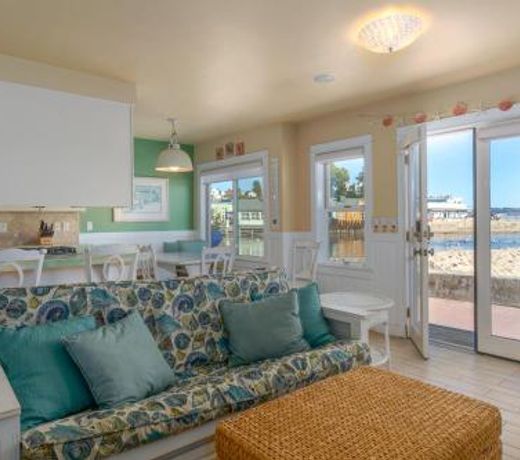 Capitola Venetian Beach Front Cottage!