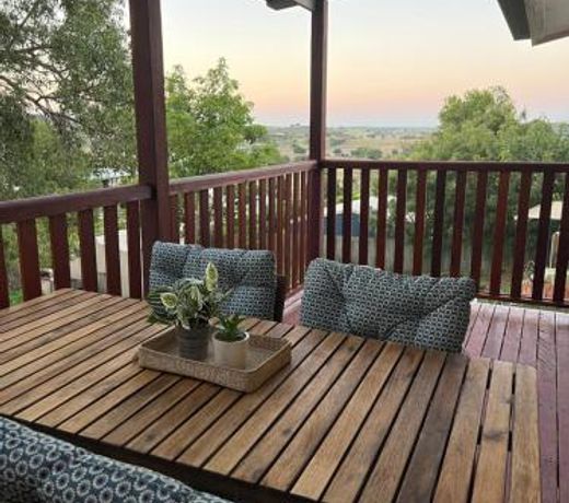 Childers Charmer with Aircon, WIFI & modern luxuries