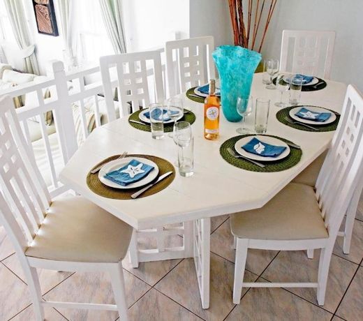 This is a beachfront 3 bedroom, 3 bathroom villa, family-friendly activities