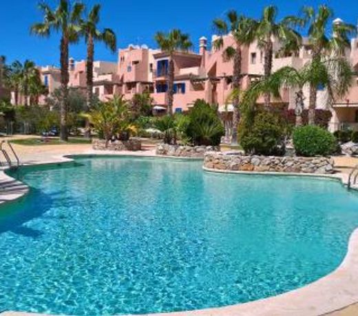Attic apartment in Vera Beach with wifi and air-conditioning
