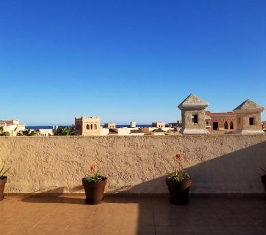 Attic apartment in Vera Beach with wifi and air-conditioning