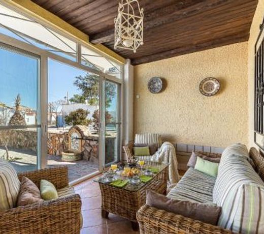 BNBHolder Deluxe Cottage TITULCIA