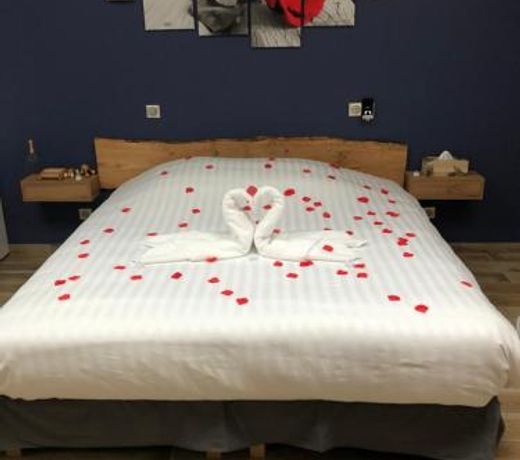 L EDEN et sa love room avec balneotherapie