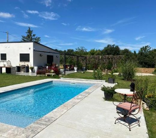 Le Galinie Chic'Art. Un bel Atelier avec Piscine