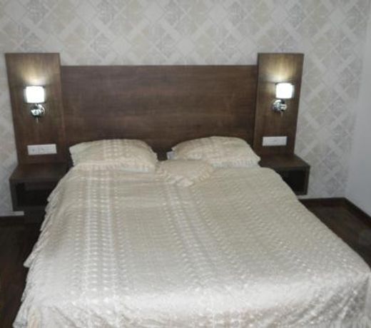 Two Lions Hotel