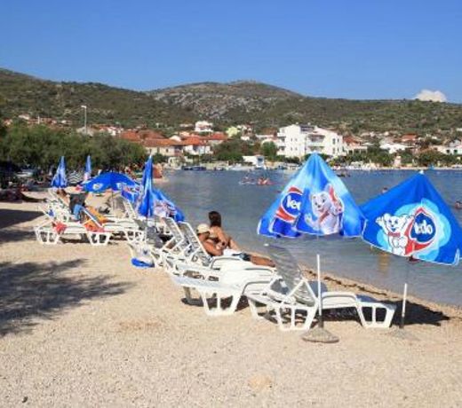 Apartments by the sea Vinisce, Trogir - 10008