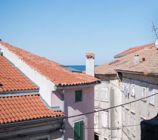 Historic Old Town apartment with the best view in town