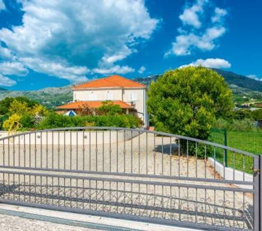 Vila Summer-Exceptional privacy-perfect location