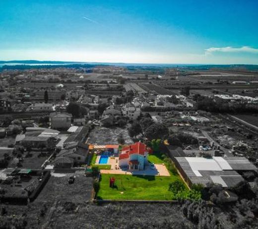 Family-Villa Captains House, beheizter Pool und riesiger Garten