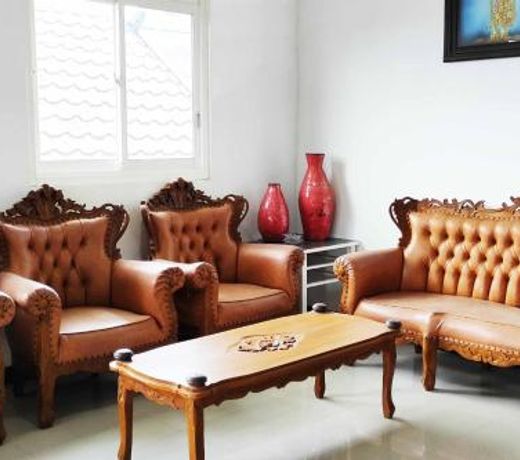 Pertiwi Homestay Near Museum Angkut Batu