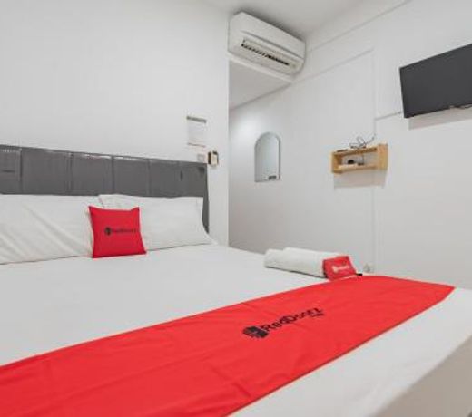 RedDoorz Syariah near Regol Park Bandung