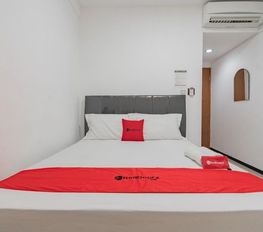 RedDoorz Syariah near Regol Park Bandung