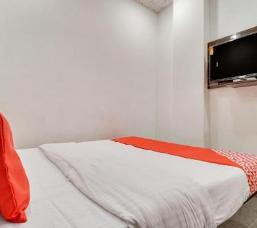 OYO 79906 Hotel Sun View