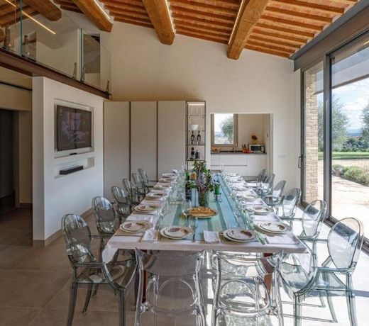 LA FONTE DI SANTA REGINA 16, Emma Villas